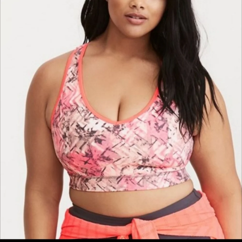 Torrid Low-Impact Wireless Strappy Back Active Sports Bra Size 3 - Picture 1 of 6